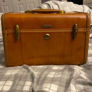 Old Samsonite train case with keys and lock that works